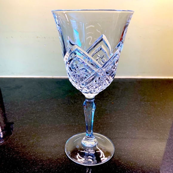 Set of 12 gorgeous cut-to-clear wine glasses red wine white wine water glasses - Picture 4 of 14